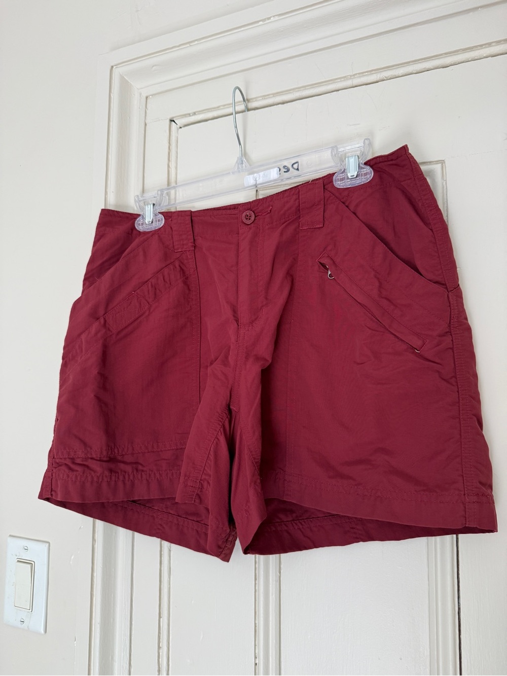 Royal Robbins Women's Backcountry Burgundy Hiking Shorts. Sz 8. Great Colour!